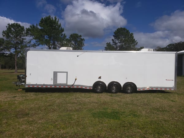 Cargo Mate Eliminator SS 34 Foot 3 axle With Full Bathroom   for Sale $44,500 