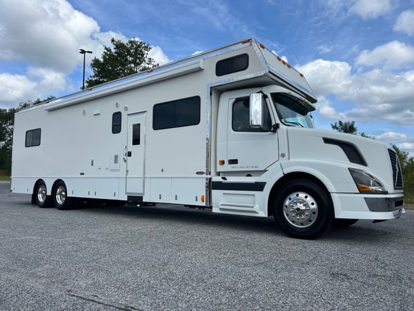 2007 45’ Renegade Motorcoach   for Sale $259,990 