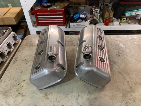 392 hothead valve covers  for Sale $1,250 