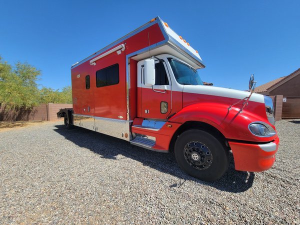 2006 renegade freightliner columbia   for Sale $85,000 