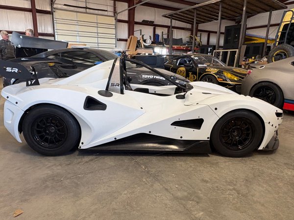 Rush SR like new w/ 6 hrs on chassis!  for Sale $49,000 