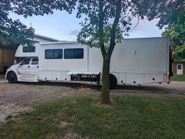 2008 F750 Four Winds 42D Funmover 4 Door Cab  for Sale $125,000 