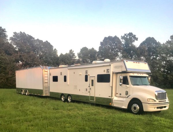 04 Freight Columbia Conversion & 12 Wildside Liftgate tr for Sale $205,000