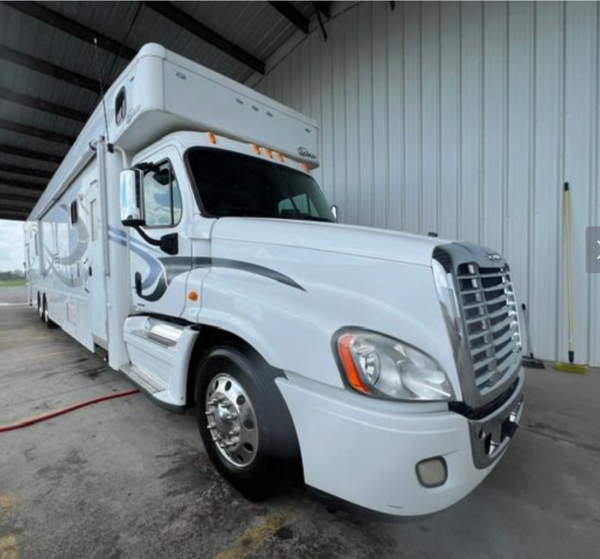 2010 Showhauler Dual Slide Toy Hauler 