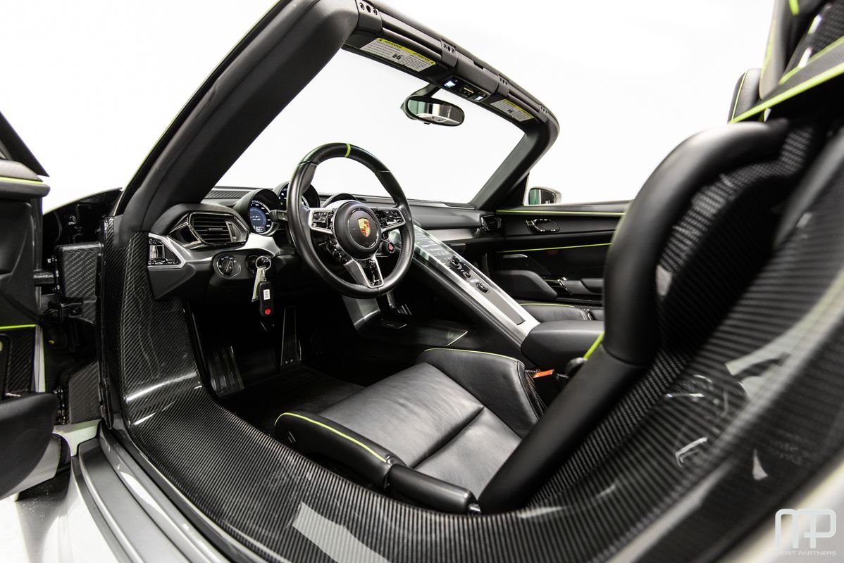 2015 Porsche 918 Spyder - 2015 Porsche 918 Spyder - Used - VIN WP0CA2A11FS800428 - 3,815 Miles - 8 cyl - AWD - Automatic - Convertible - Silver - Atlanta, GA 30360, United States