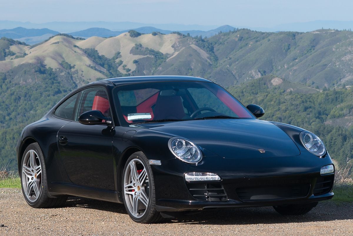 2009 Porsche 911 - 2009 C2S w 6MT, Sport Seats, Full Leather, 19,9xx miles - Used - VIN WP0AB29959S721797 - 6 cyl - 2WD - Manual - Coupe - Black - Palm Desert, CA 92260, United States