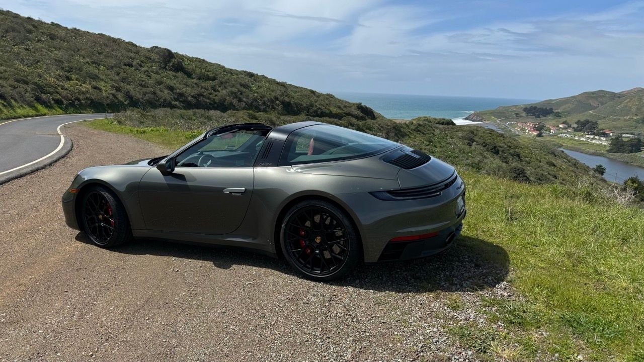 2022 Porsche 911 - 2022 GTS Targa 4 in Aventurine Green, 930 Red leather package, Super low miles - Used - VIN WP0BB2A94NS232477 - 1,390 Miles - 6 cyl - 4WD - Automatic - Coupe - Gray - San Francisco, CA 94107, United States