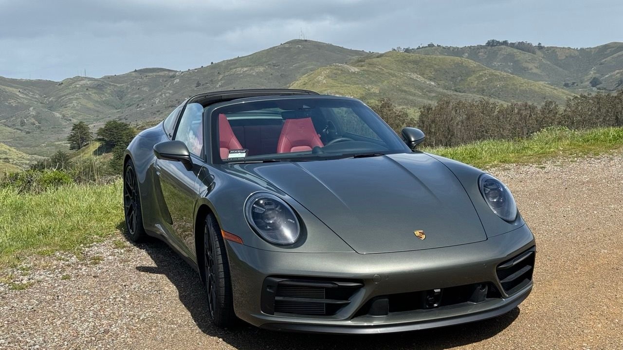 2022 Porsche 911 - 2022 GTS Targa 4 in Aventurine Green, 930 Red leather package, Super low miles - Used - VIN WP0BB2A94NS232477 - 1,390 Miles - 6 cyl - 4WD - Automatic - Coupe - Gray - San Francisco, CA 94107, United States