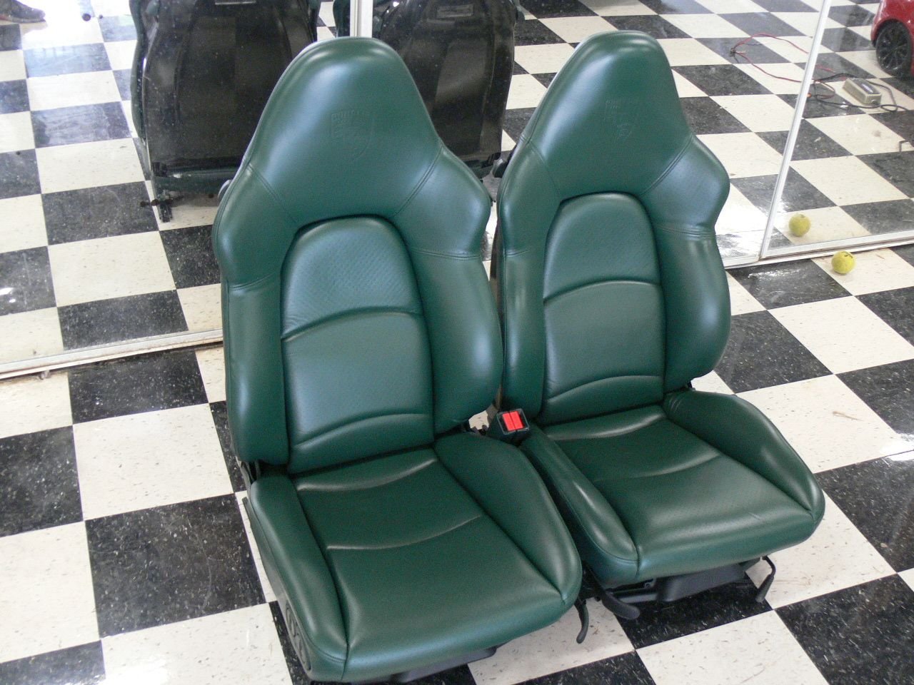 Porsche crest on thé headrest ? Page 2 Rennlist Porsche