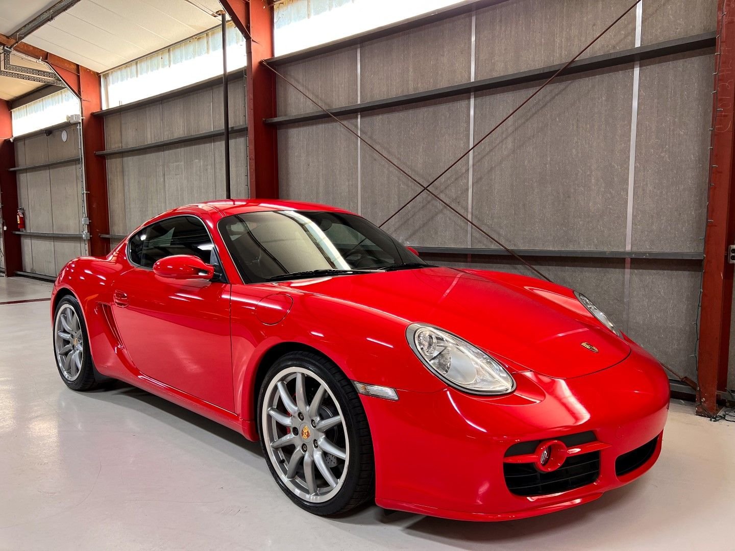 2006 Porsche Cayman - 2006 Porsche Cayman S 6-speed Guard Red Sport Seats - Used - VIN WP0AB29816U785777 - 32,100 Miles - 6 cyl - 2WD - Manual - Coupe - Red - Twinsburg, OH 44087, United States