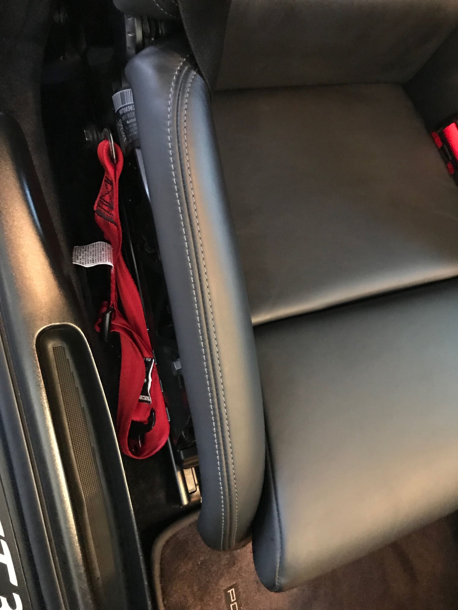 Interior/Upholstery - 997 GT2 carbon fiber folding bucket seats - Used - 2005 to 2013 Porsche 911 - Minneapolis, MN 55426, United States