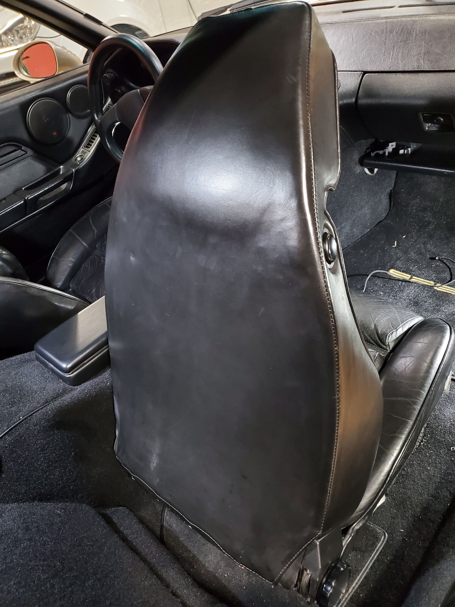 Interior/Upholstery - Nice pair of lightweight manual black leather Porsche 928 front seats - Used - 1978 to 1995 Porsche 928 - Seneca, SC 29672, United States