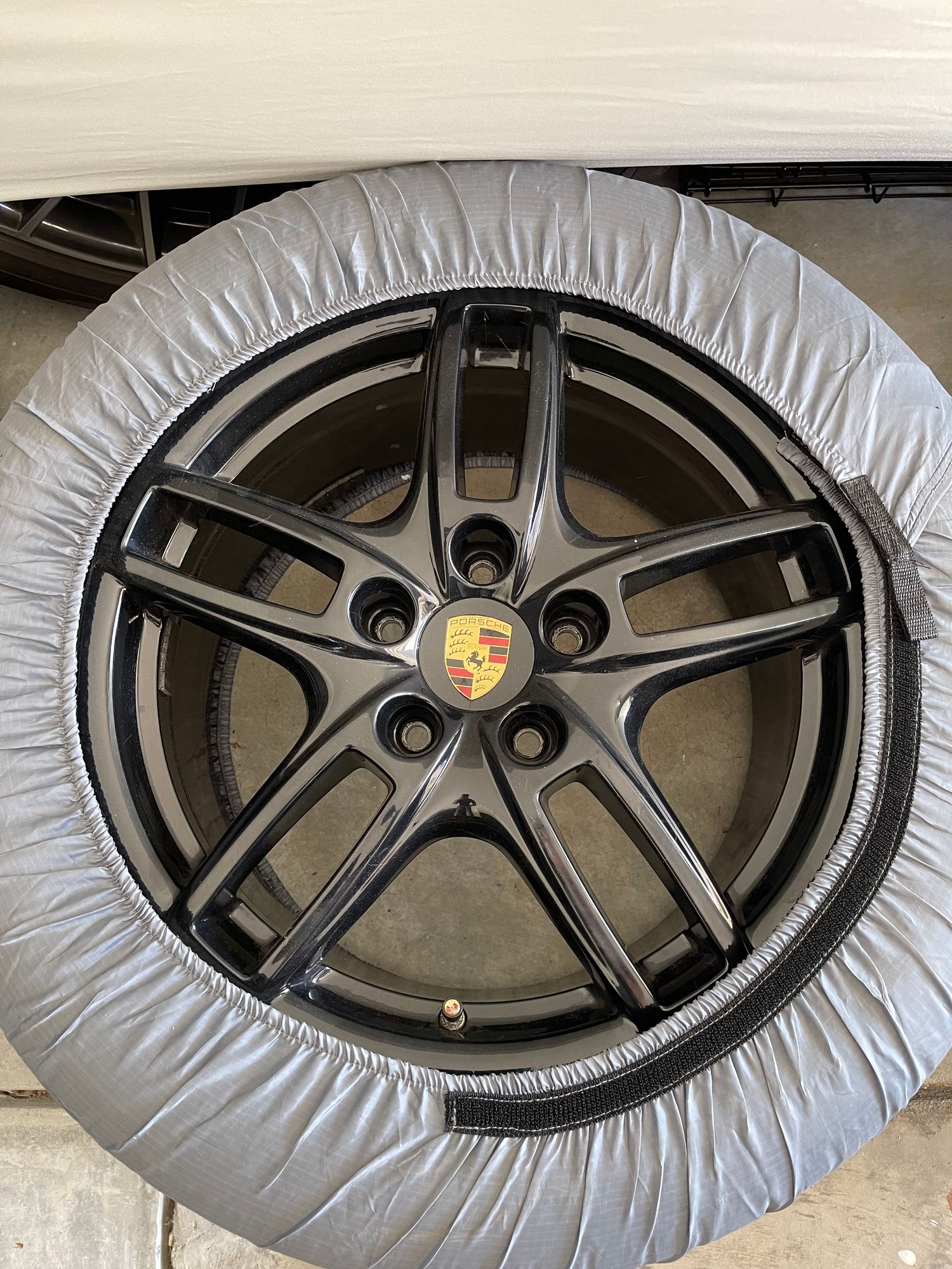Wheels and Tires/Axles - 2013 Cayenne S Black OEM rims - Used - 2012 to 2015 Porsche Cayenne - Charlotte, NC 29707, United States