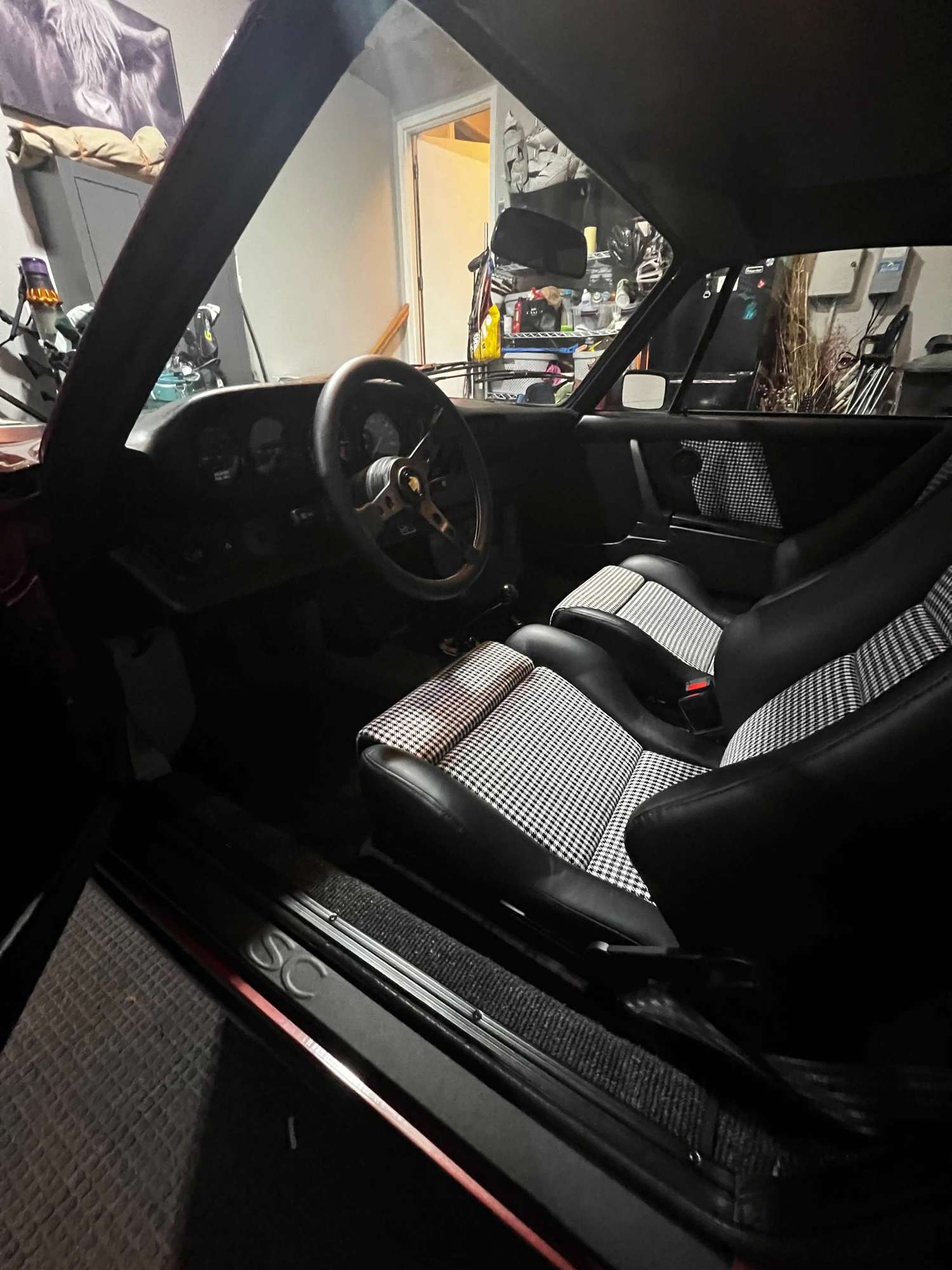 1982 Porsche 911 - 1982 Porsche 911SC / Coupe / Manual / Wienrot, black - pepita interior - Used - VIN WPOAA0913CS121739 - 6 cyl - 2WD - Manual - Coupe - Red - Northville, MI 48168, United States