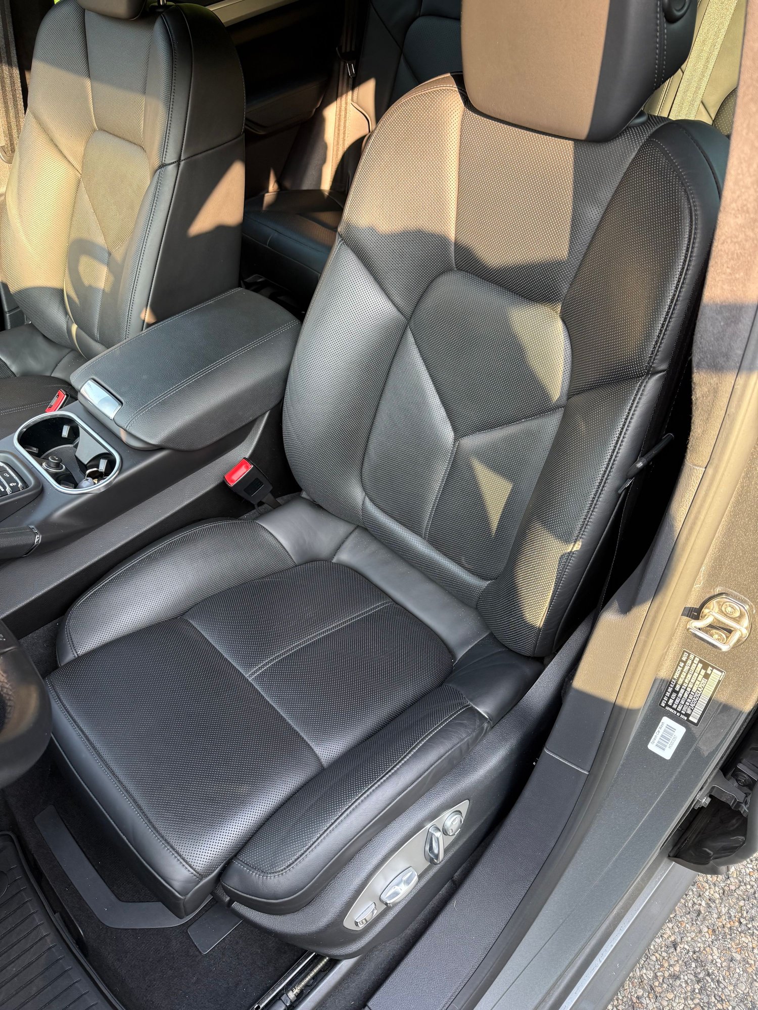 2013 Porsche Cayenne - 2013 Cayenne GTS - Meteor Grey - Used - VIN WP1AD2A2XDLA79281 - 93,000 Miles - 8 cyl - AWD - Automatic - SUV - Gray - North Haven, CT 06473, United States