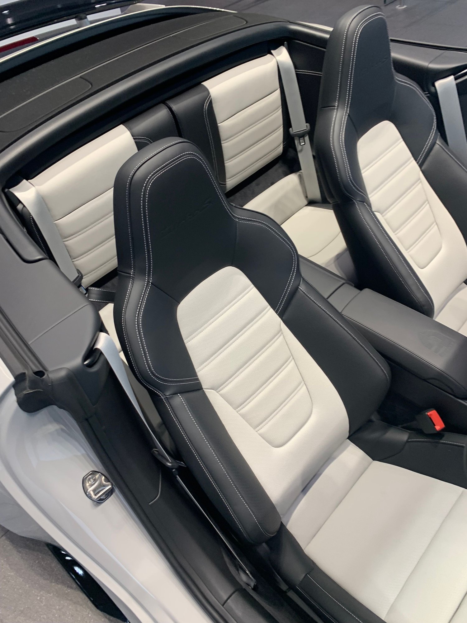 2022 Porsche 911 - 2022 911 Turbo S Cabriolet - Chalk - Used - VIN WP0CD2A96NS260909 - 975 Miles - Convertible - Kennesaw, GA 30152, United States