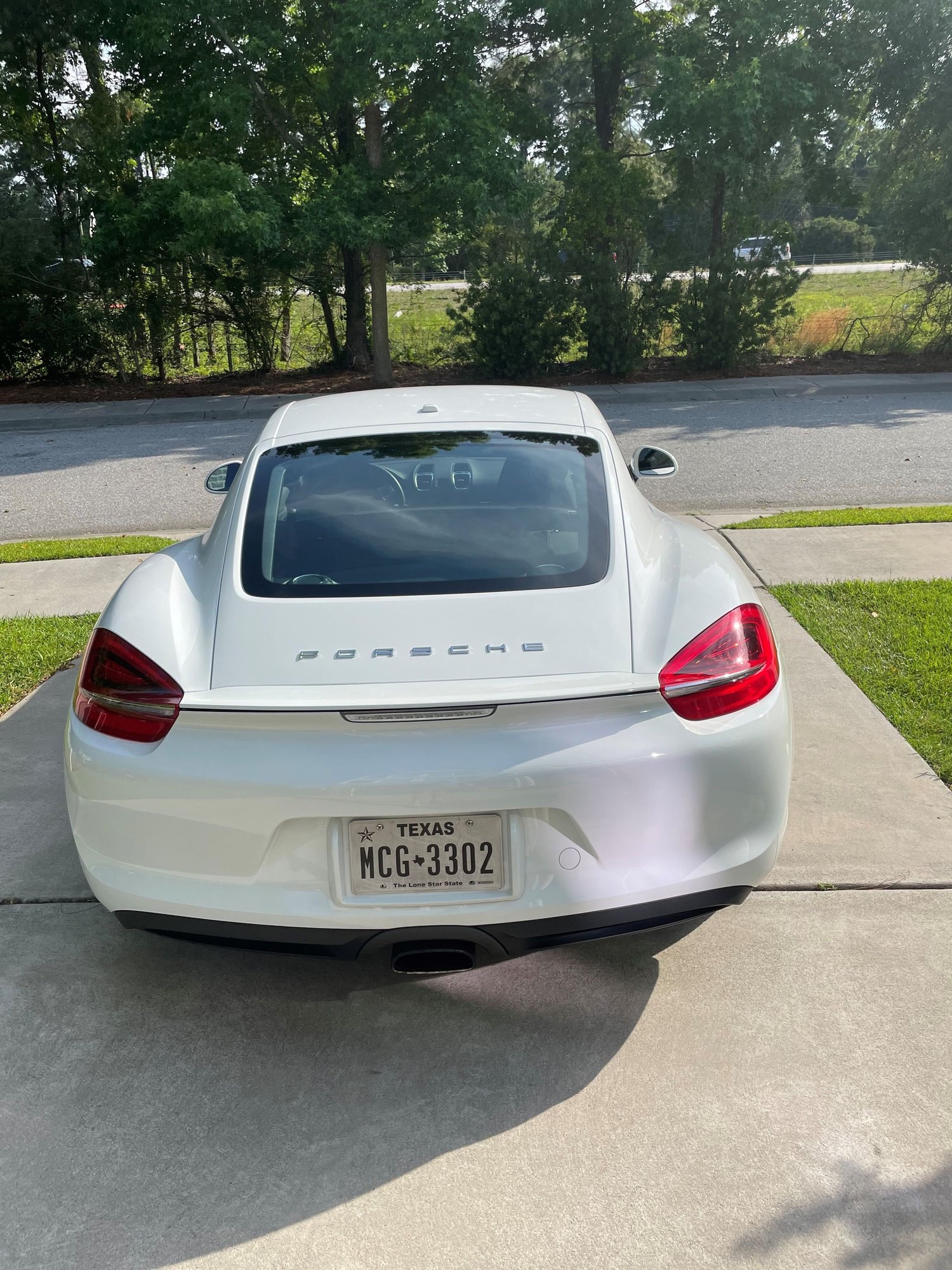 2014 Porsche Cayman - 2014 Cayman with Manual Transmission and 32k miles - Used - VIN WP0AA2A826K174780 - 32,000 Miles - 2WD - Manual - Coupe - White - Mount Pleasant, SC 29464, United States