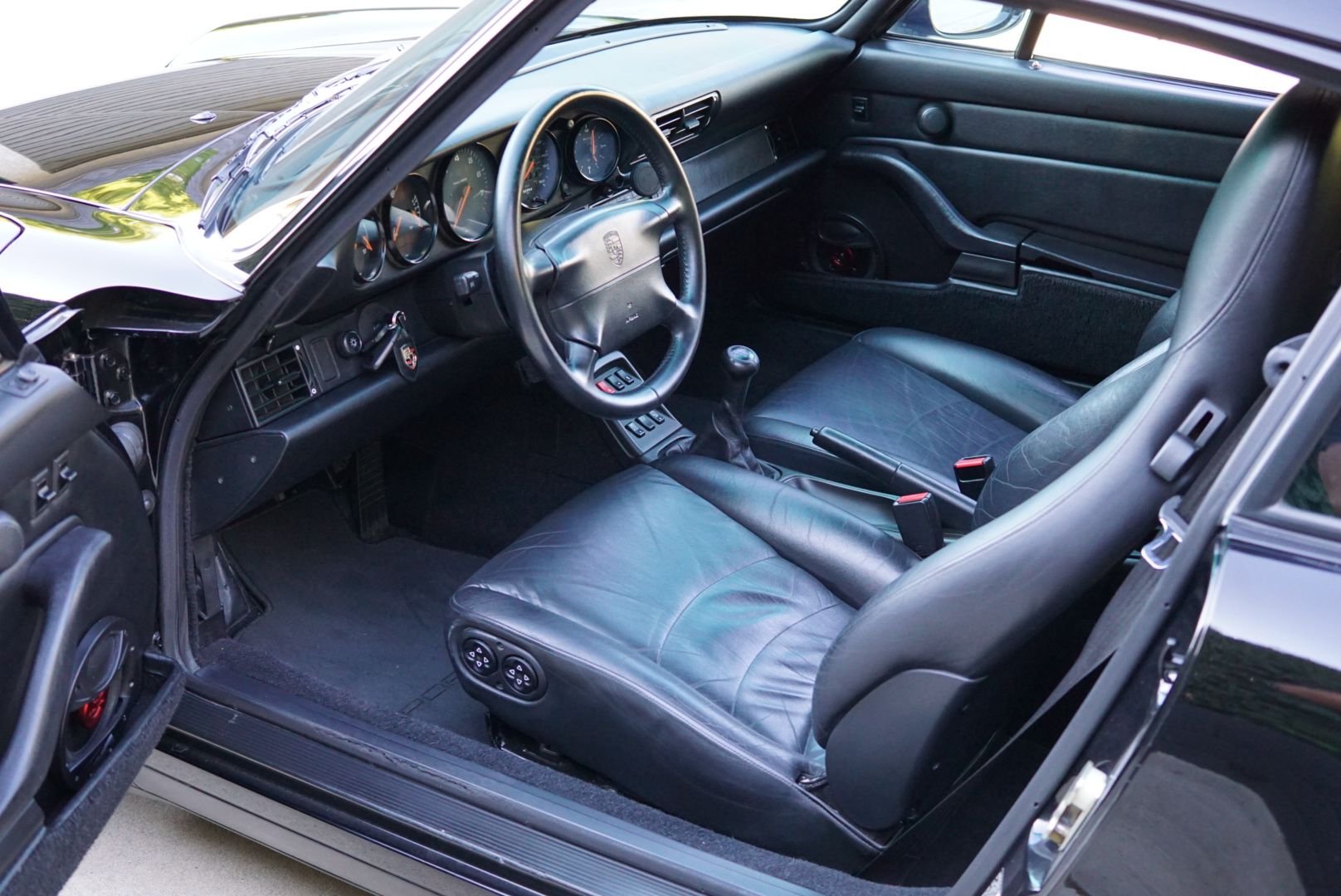 1995 Porsche 911 - FS: 95’ Porsche 993 c2 coupe - Used - VIN WP0AA2999SS322027 - 122,000 Miles - 6 cyl - 2WD - Manual - Coupe - Black - Redlands, CA 92373, United States