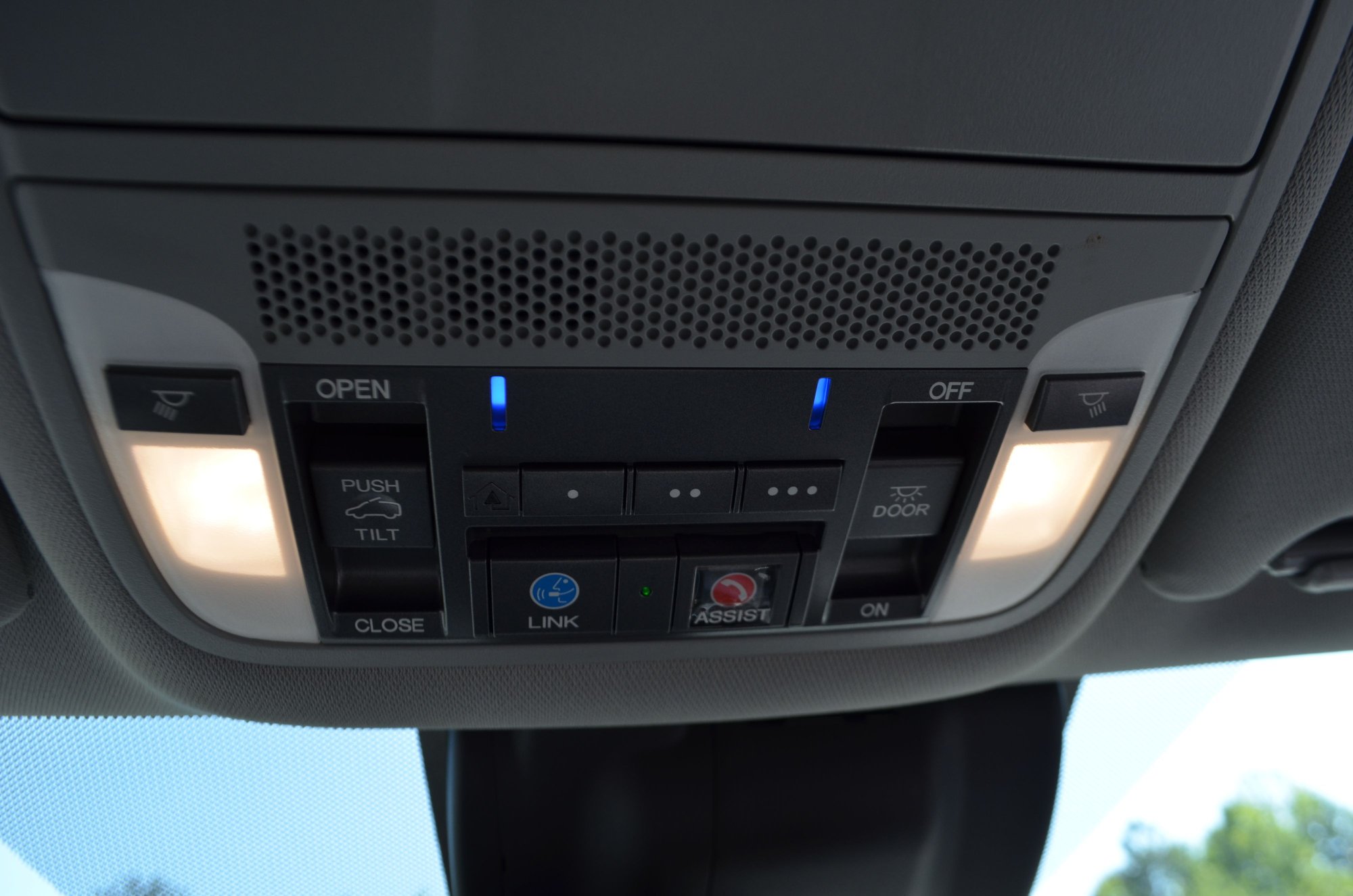 2017 Acura MDX - 2017 Acura MDX AWD Advance + DVD - Used - VIN 5FRYD4H99HB039554 - 50,000 Miles - 6 cyl - AWD - Automatic - SUV - White - Milton, GA 30004, United States