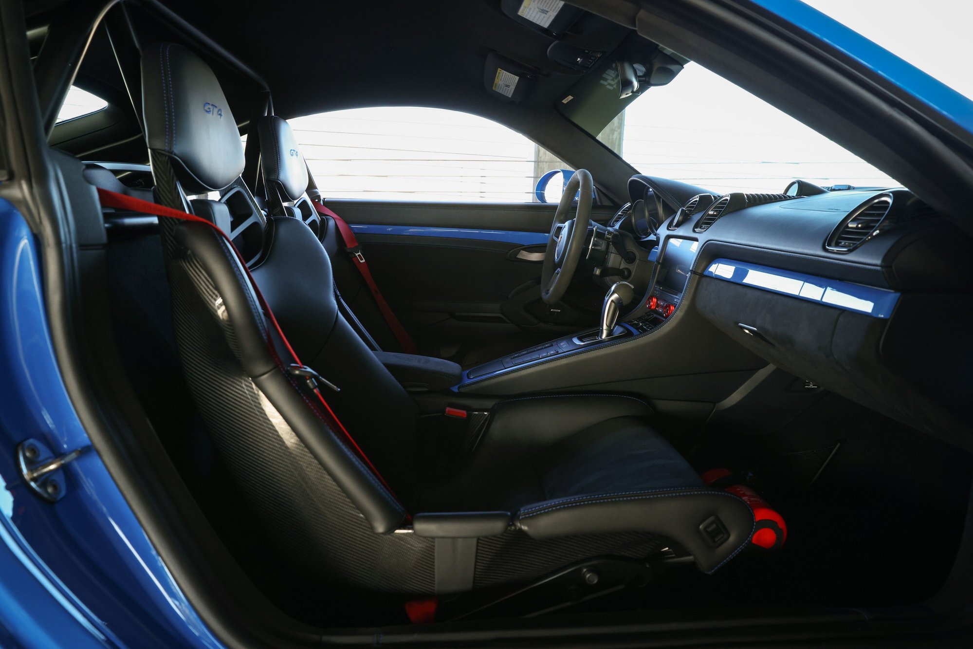 2022 Porsche 718 - 2022 Porsche 718 Cayman GT4 - Used - VIN WP0AC2A87NS275243 - 13,050 Miles - 6 cyl - 2WD - Automatic - Coupe - Blue - Ventura, CA 93003, United States