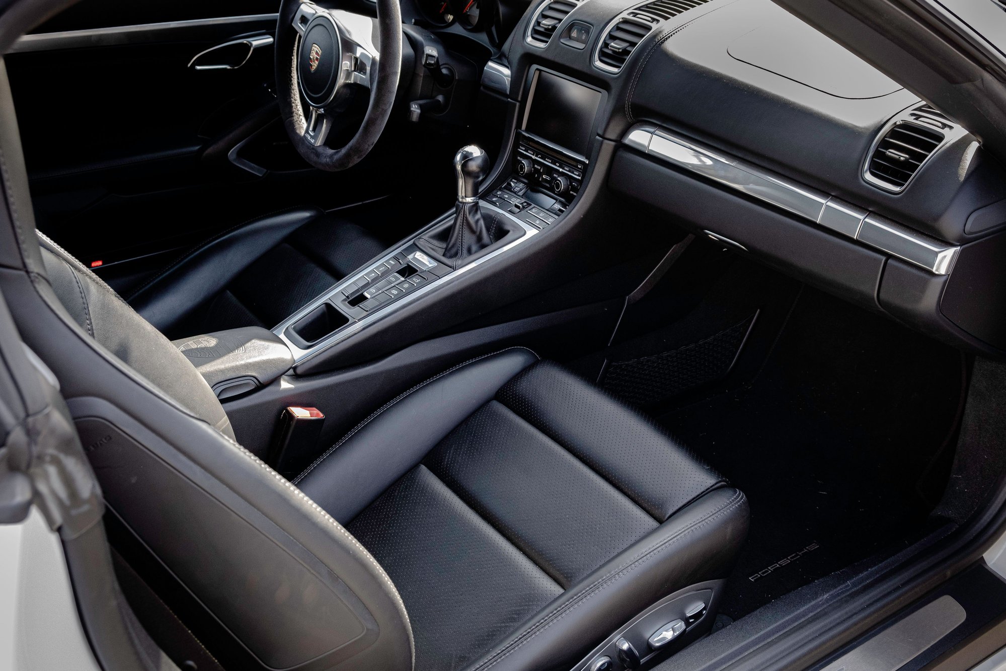 2014 Porsche Boxster - 2014 Boxster S For Sale - White/Black  6 Speed Manual   24,xxx Miles - Used - VIN WP0CB2A86EK140587 - 24,800 Miles - 6 cyl - 2WD - Manual - Convertible - White - Andover, MA 01810, United States