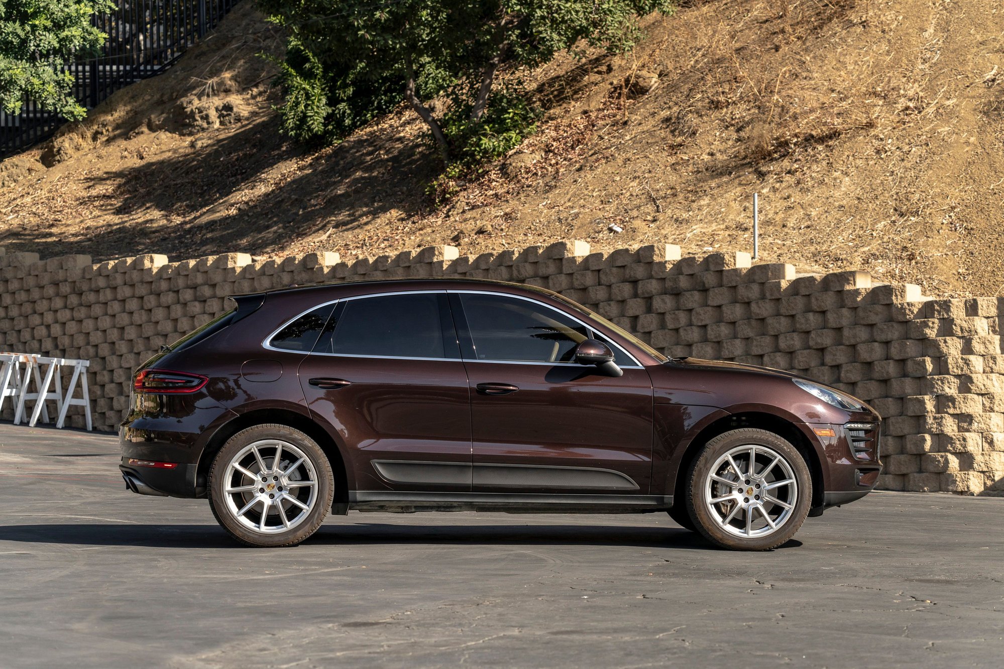 2016 Porsche Macan - 2016 Macan S - 67k miles - CPO active through Feb '25 - Used - VIN WP1AB2A5XGLB48538 - 67,000 Miles - 6 cyl - AWD - Automatic - SUV - Brown - Los Angeles, CA 90068, United States