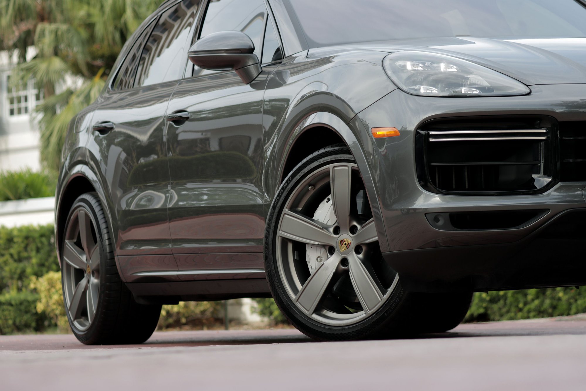 2019 Porsche Cayenne - 2019 Porsche Cayenne Turbo w/ 25K miles - Used - VIN WP1AF2AY4KDA81288 - 25,389 Miles - 8 cyl - AWD - Automatic - SUV - Gray - Aventura, FL 33180, United States