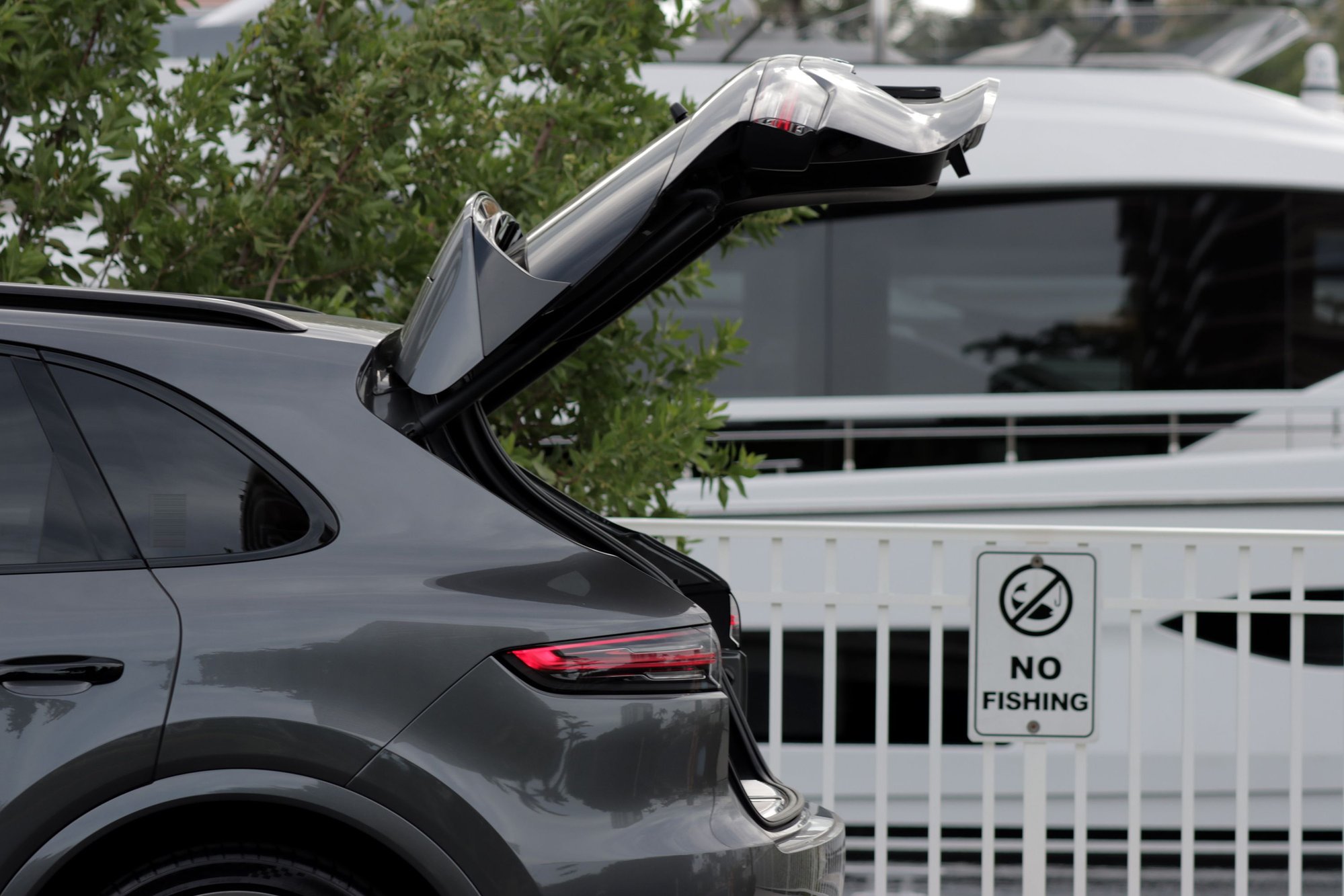 2019 Porsche Cayenne - 2019 Porsche Cayenne Turbo w/ 25K miles - Used - VIN WP1AF2AY4KDA81288 - 25,389 Miles - 8 cyl - AWD - Automatic - SUV - Gray - Aventura, FL 33180, United States