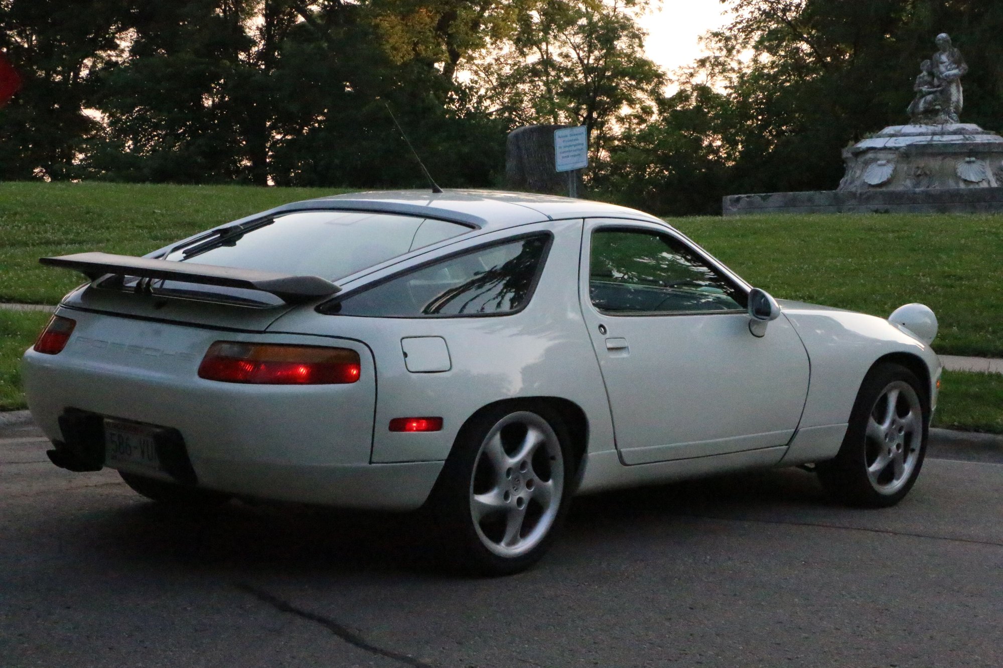 1990 Porsche 928 - Porsche 928 S4 1990 Manual! Low miles!! Excellent Driver!!! - Used - VIN WP0JB2924LS860376 - 72,625 Miles - 8 cyl - 2WD - Manual - Coupe - White - Madison, WI 53715, United States