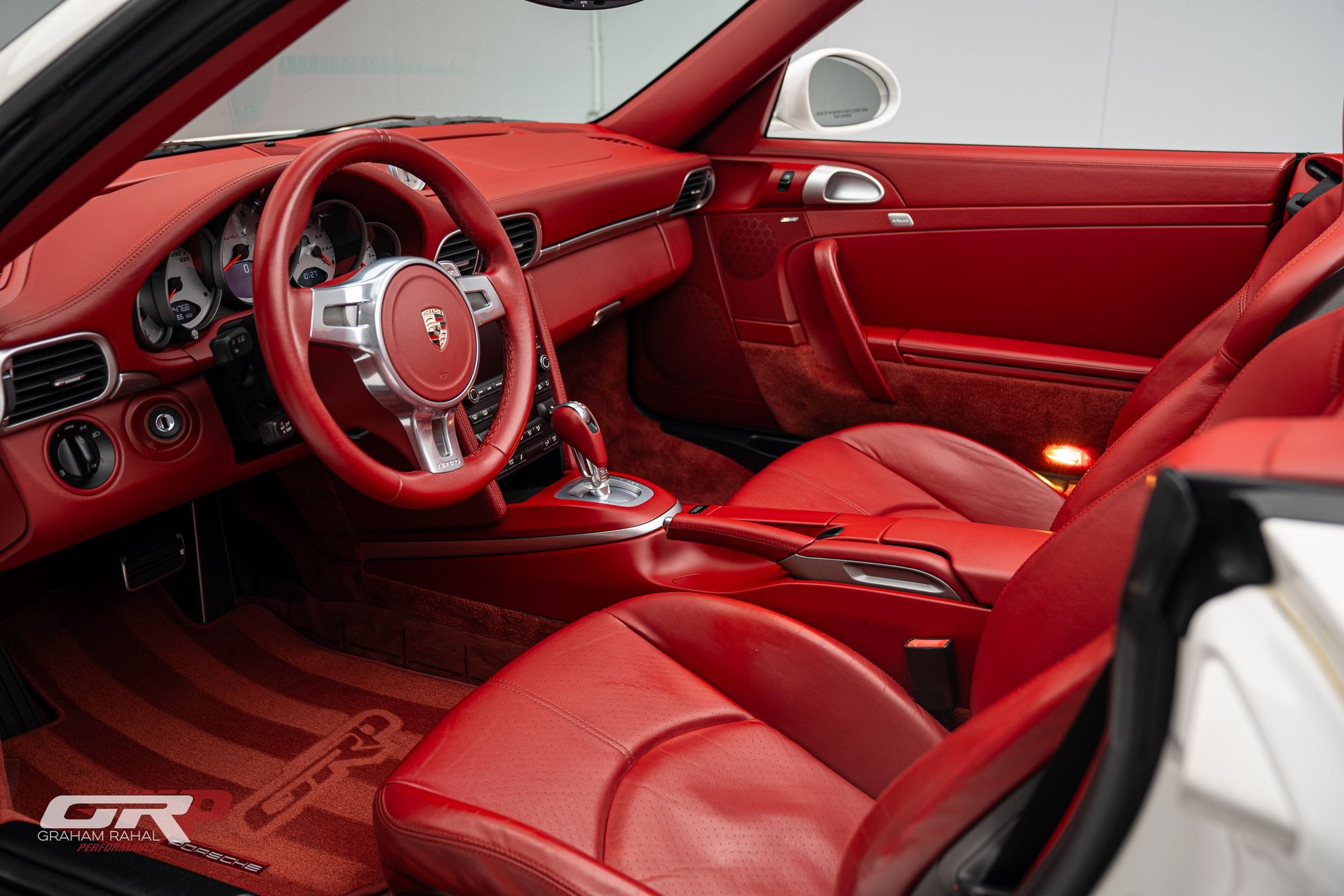 2011 Porsche 911 - 2011 Turbo S Cabriolet - Carrara White over Carrara Red - Used - VIN WP0CD2A99BS77335 - 24,768 Miles - 6 cyl - AWD - Automatic - Convertible - White - Indianapolis, IN 46077, United States