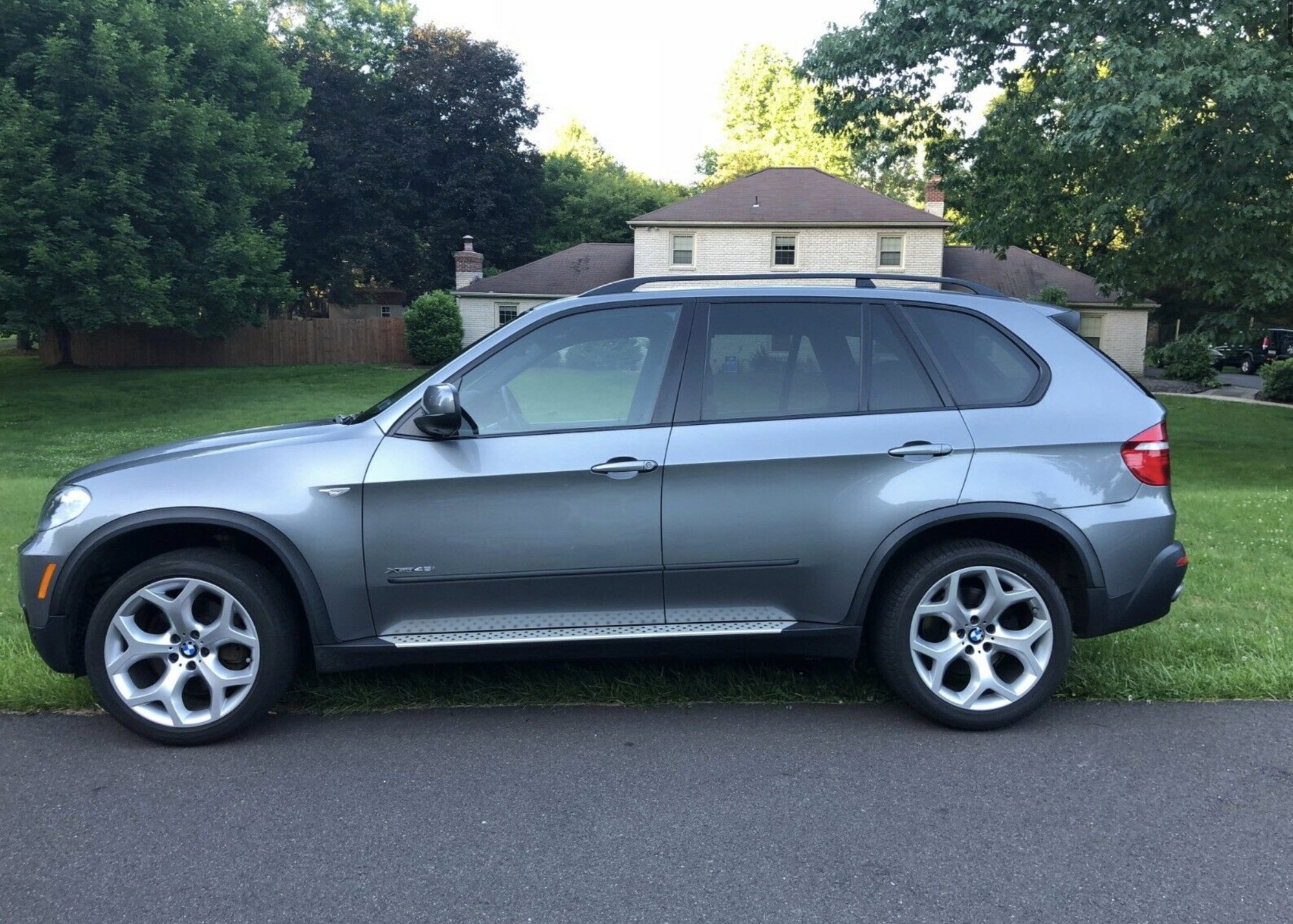 2010 BMW X5 - 2010 BMW X5 4.8i Excellent Condition - Fun, Fast and Tows Great! $13K OBO - Used - VIN 5UXFE8C57AL310436 - 98,000 Miles - 8 cyl - 4WD - Automatic - SUV - Gray - New Hope, PA 18938, United States