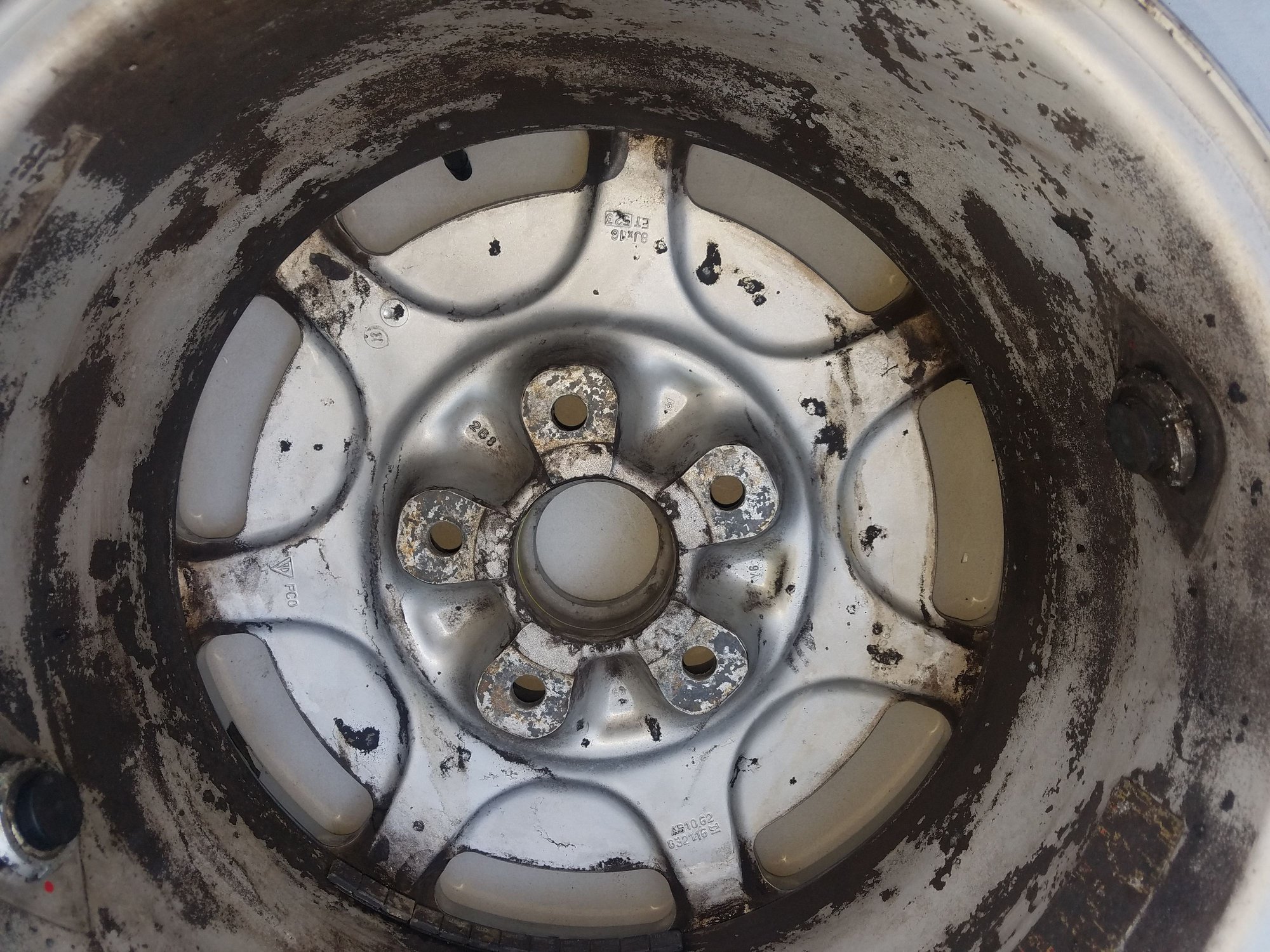 Wheels and Tires/Axles - 928 90-91 man hole wheels with RDK (tpms) - Used - 1990 to 1991 Porsche 928 - Farmingtn Hls, MI 48334, United States