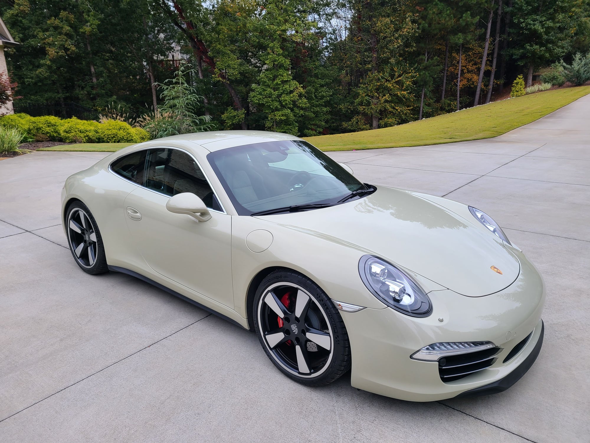 2014 Porsche 911 - 2014 Porsche 50th Anniversary Edition. Pristine Condition CPO Certified - Used - VIN wp0ab2a98es121572 - 36,325 Miles - 6 cyl - 2WD - Automatic - Coupe - Gray - Oakwood, GA 30566, United States