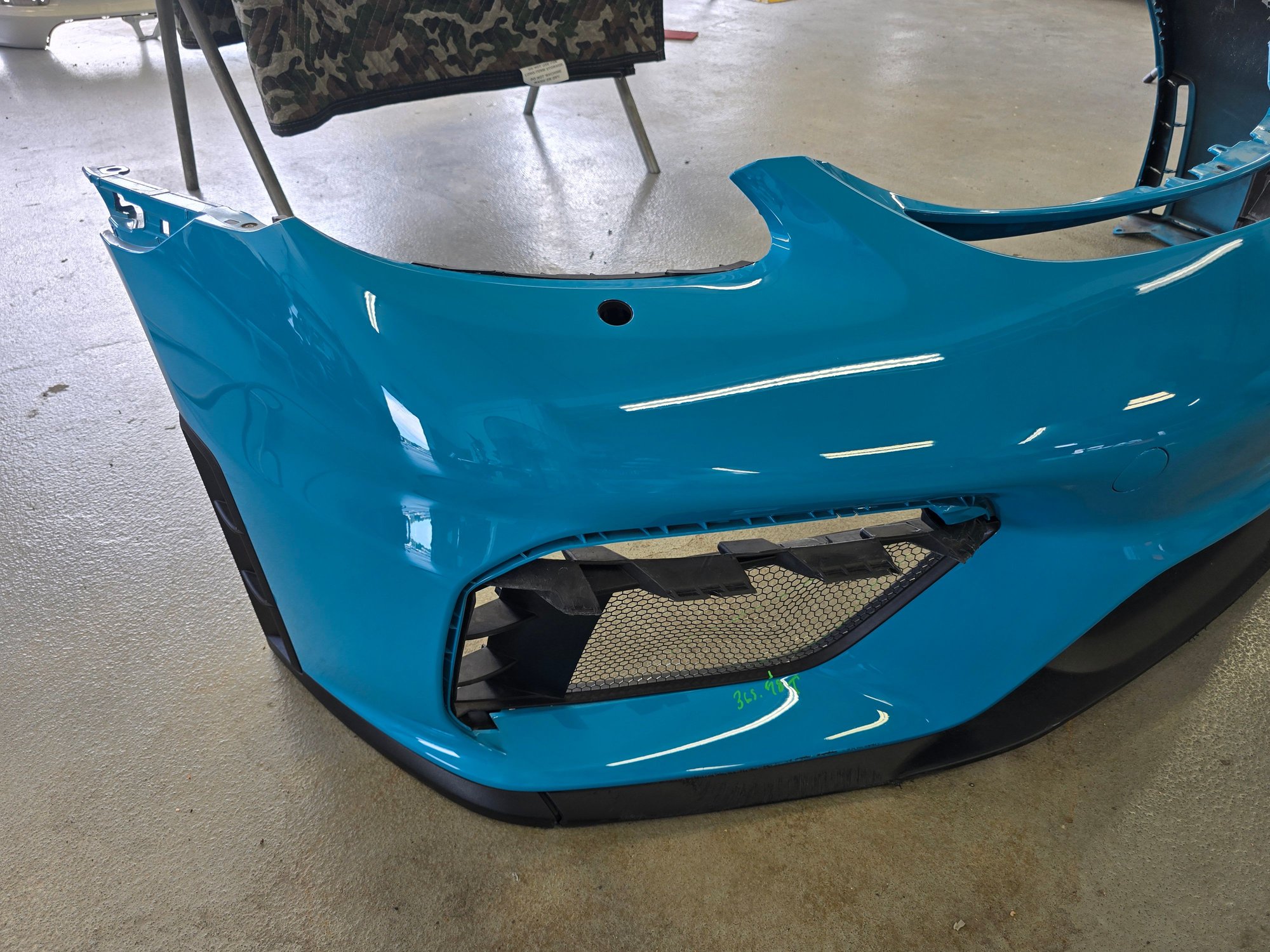 Exterior Body Parts - Porsche OEM 982 GT4/Spyder Front Bumper/Grilles/Partial Lip - Used - Treasure Island, FL 33706, United States