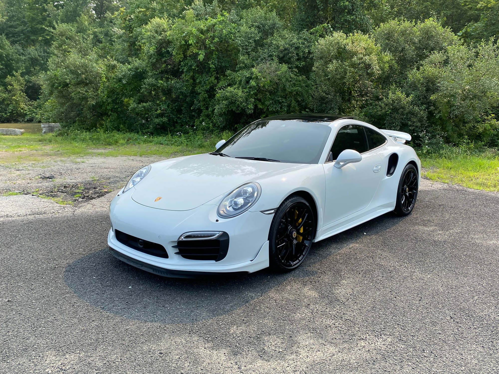 2016 Porsche 911 - 2016 Porsche turbo s - Used - VIN Wp0ad2a94gs166134 - 12,800 Miles - 6 cyl - AWD - Automatic - Coupe - White - Andover, CT 06232, United States