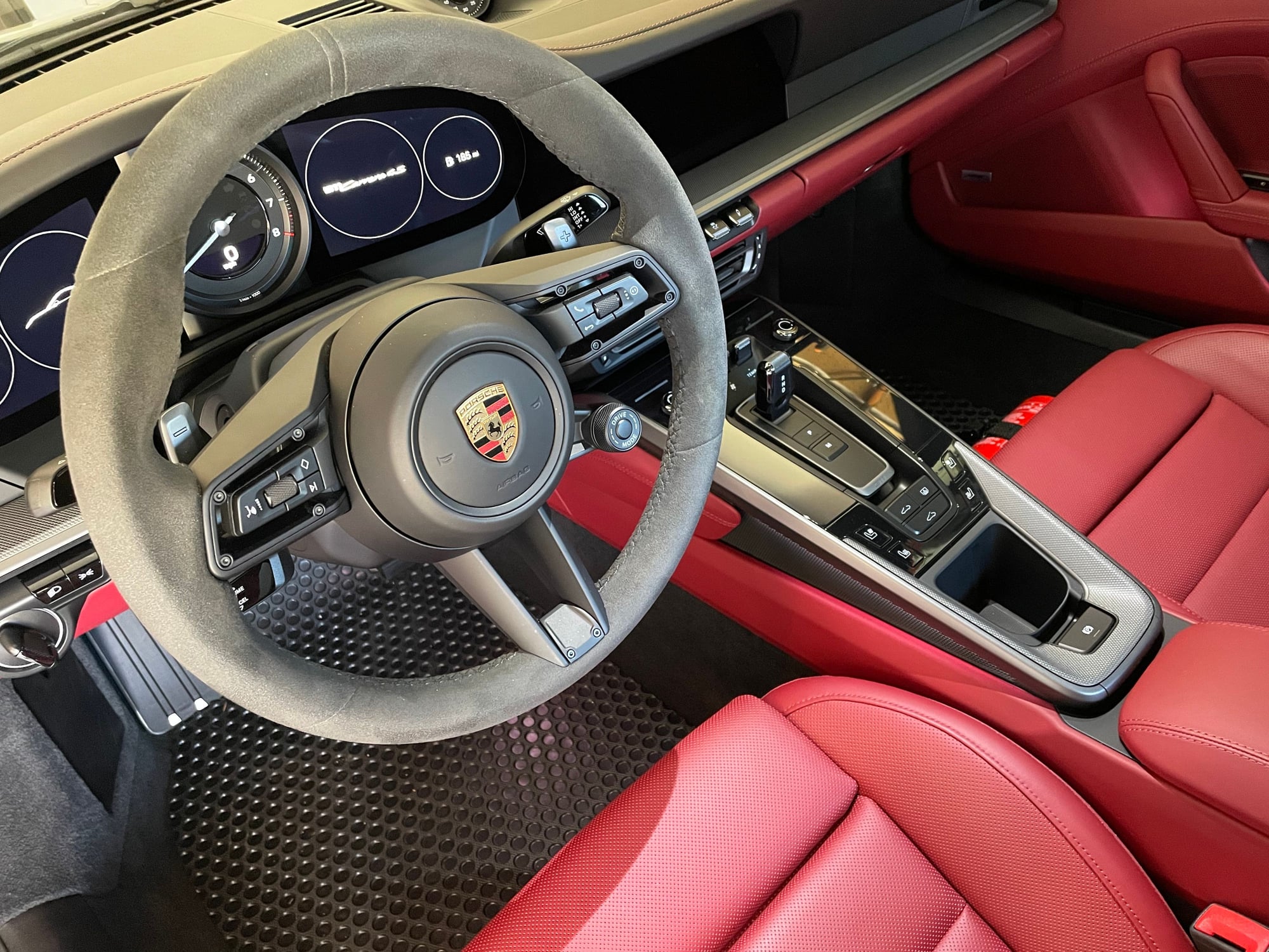 2020 Porsche 911 - 2021 992 4S - Chalk - Bordeaux Red Interior - 1300 Mile - Loaded - Used - VIN WP0AB2A90MS222491 - 1,300 Miles - 4WD - Coupe - Other - Naperville, IL 60564, United States