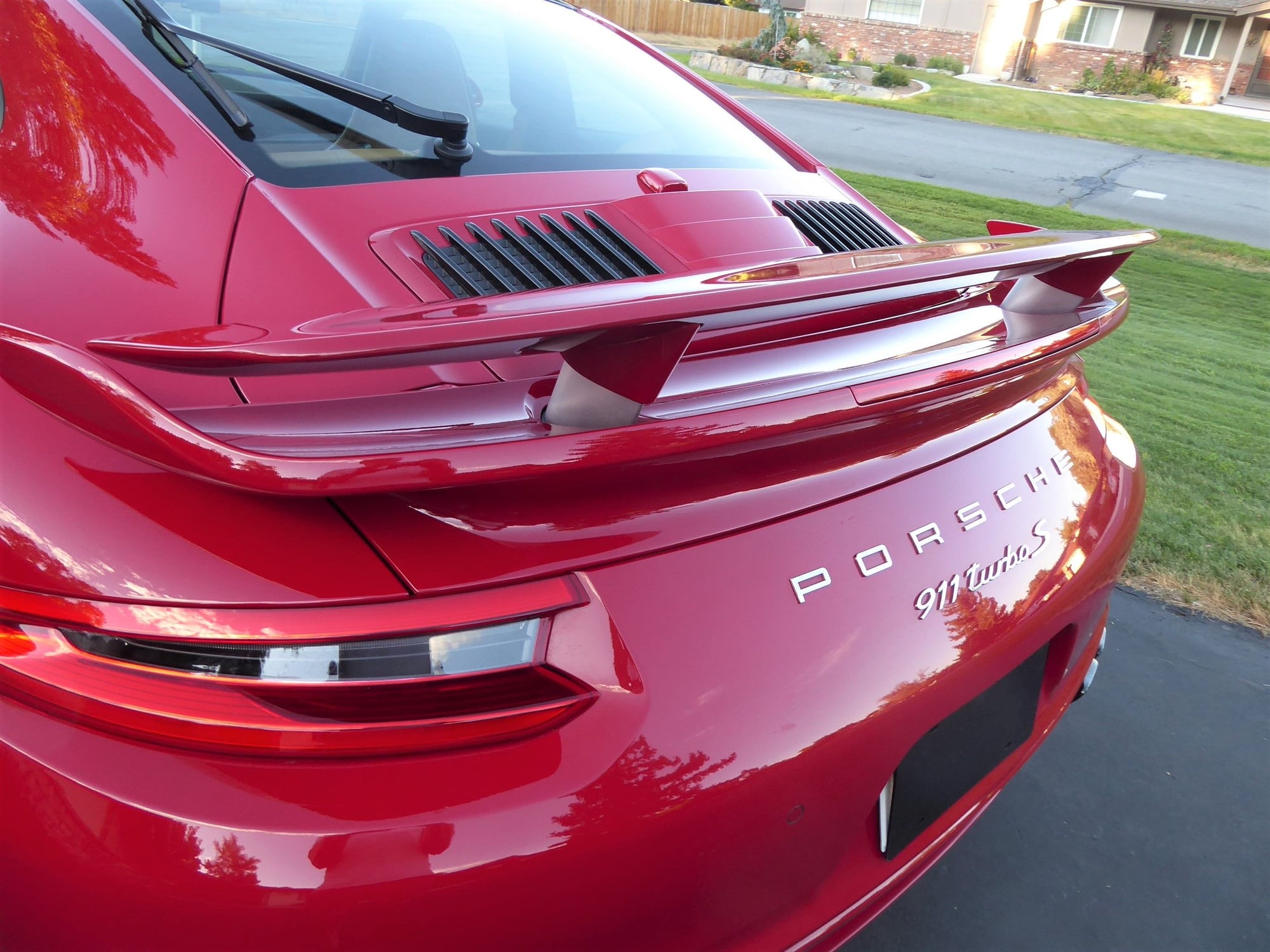 2017 Porsche 911 - Carmine Red 911 Turbo S - Used - VIN wp0ad2a96hs166623 - 9,950 Miles - 6 cyl - 4WD - Automatic - Coupe - Red - Reno, NV 89511, United States