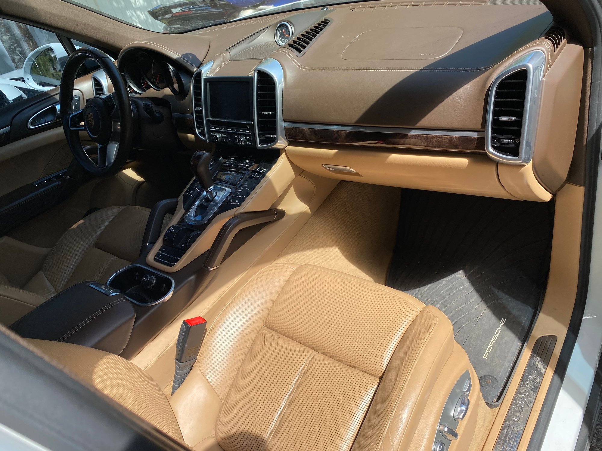 2015 Porsche Cayenne - 2015 Cayenne Diesel- Nice Spec, still under warranty, FL - Used - VIN WP1AF2A28FLA39357 - 84,500 Miles - 6 cyl - 4WD - Automatic - SUV - White - Lakeland, FL 33813, United States
