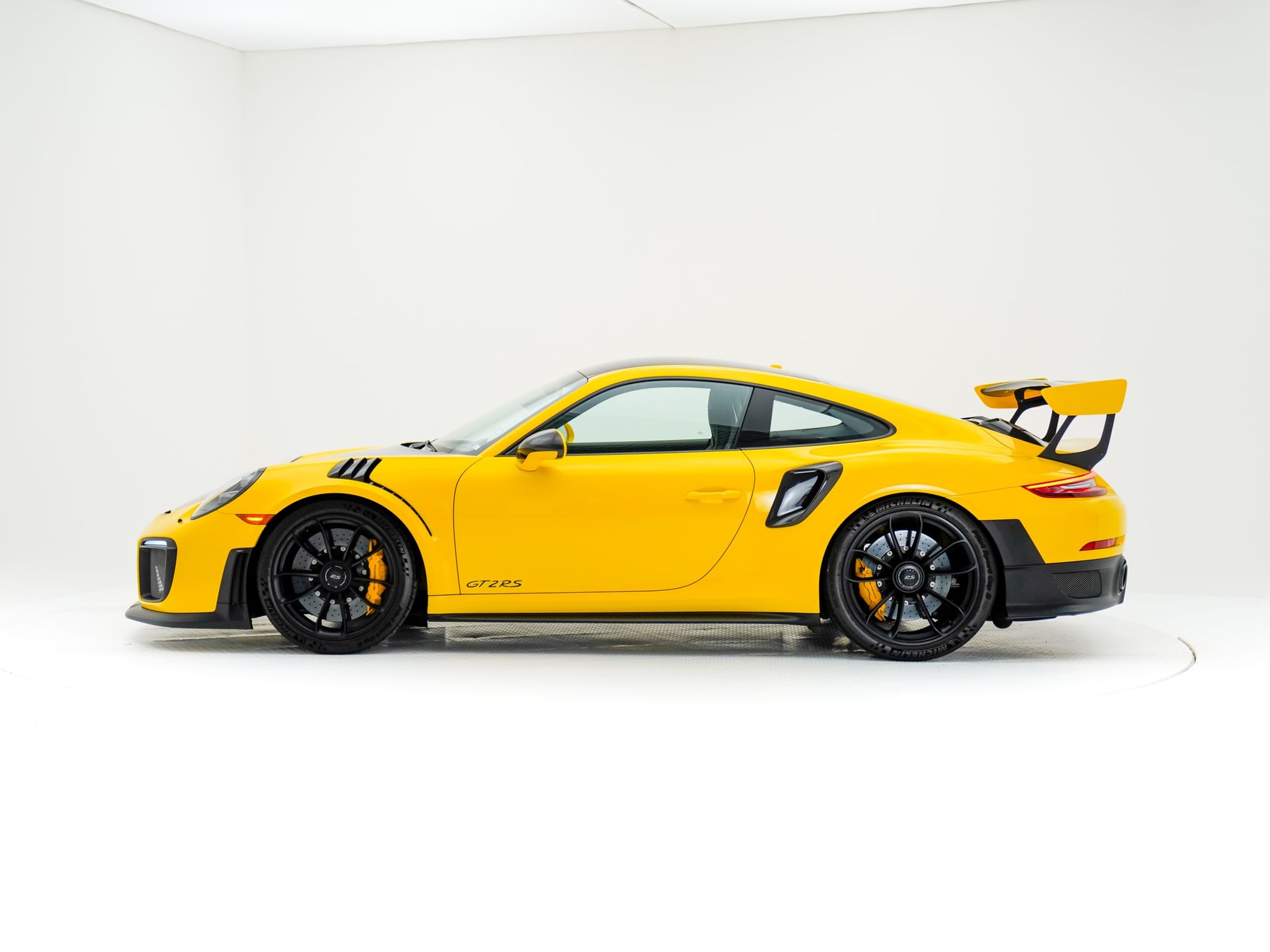 2018 Porsche GT2 - Dealer Inventory: 2018 Porsche 911 GT2 RS - Used - VIN WP0AE2A9XJS186084 - 1,250 Miles - 6 cyl - 2WD - Automatic - Coupe - Yellow - Beaverton, OR 97005, United States