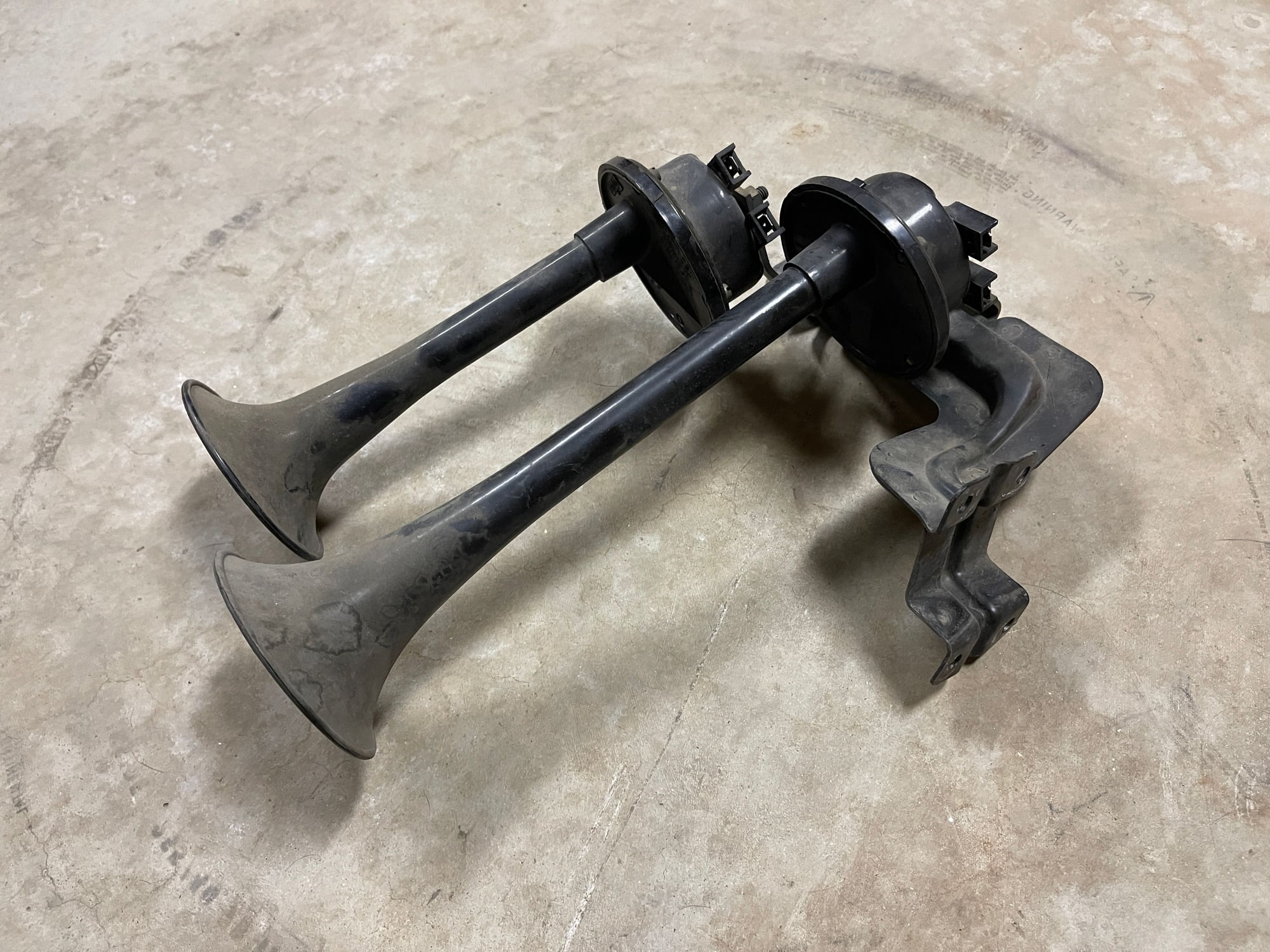 1990 Porsche 911 - Horn Assembly - High and Low Pitched - Miscellaneous - $100 - Loveland, CO 80537, United States