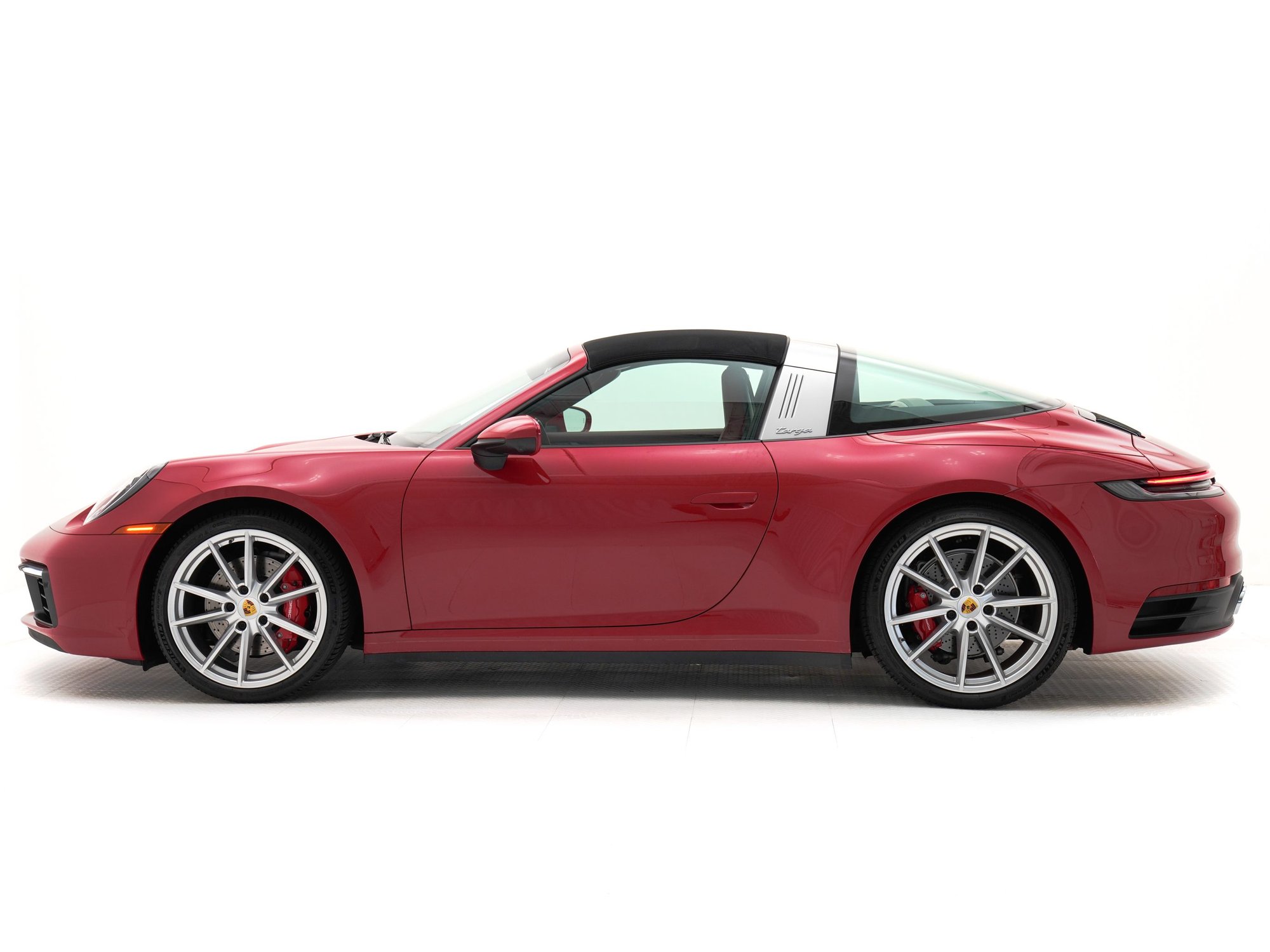 2021 Porsche 911 - FS - 2022 911 Targa 4S - Carmine Red over Bordeaux Red Leather with a MANUAL - Used - VIN WP0BB2A99MS235387 - 9,550 Miles - 6 cyl - 4WD - Manual - Convertible - Red - Beaverton, OR 97005, United States