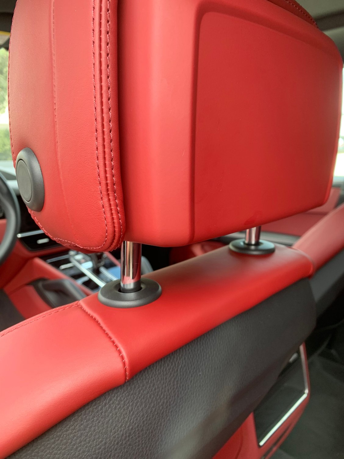 anyone knows how to remove front headrest 2020 cayenne? Rennlist