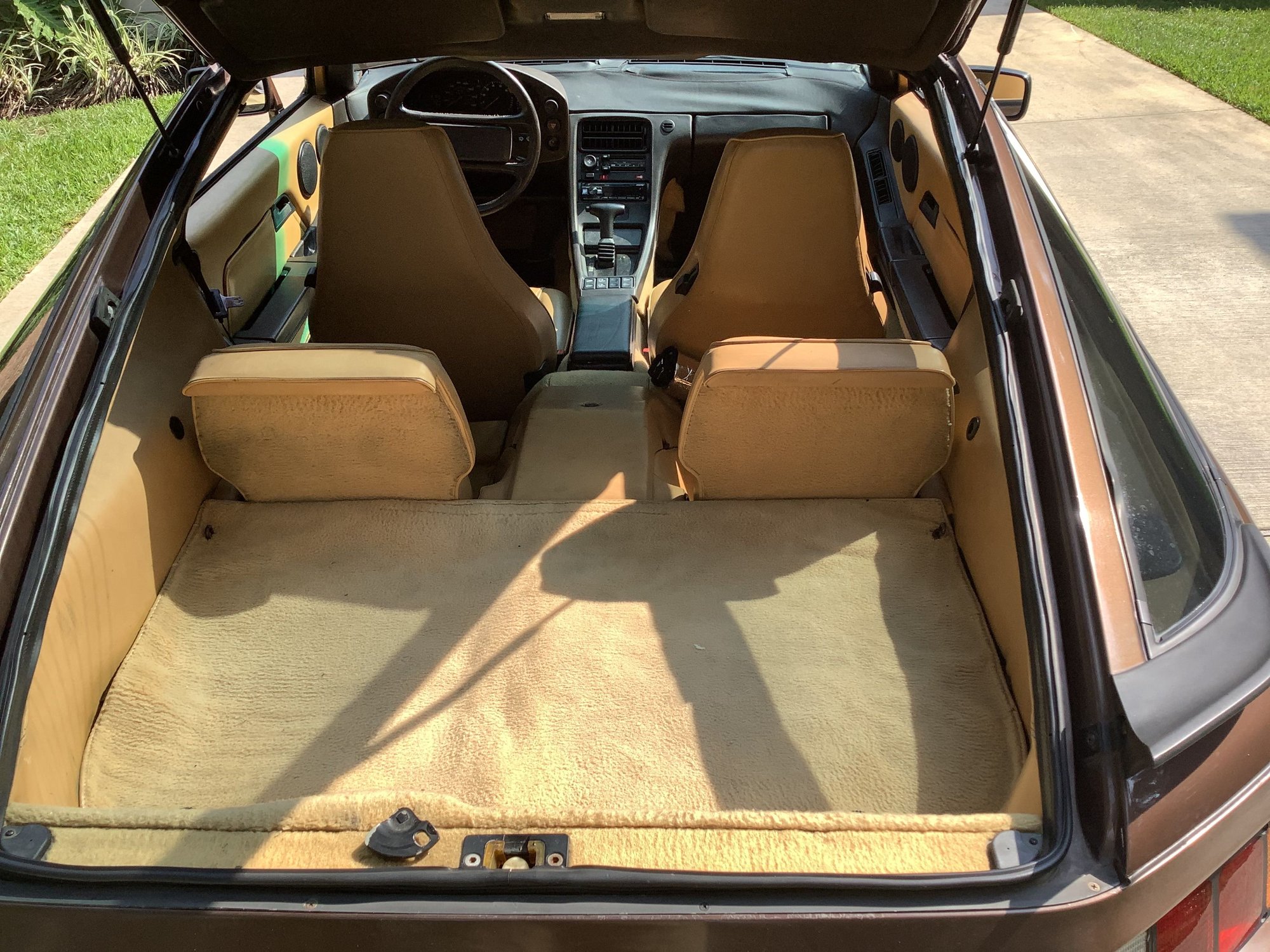 1985 Porsche 928 - 1985 928 Automatic - driver in great condition - Used - VIN WP0JB0928FS862012 - 140,300 Miles - 8 cyl - Automatic - Brown - Houston, TX 77381, United States