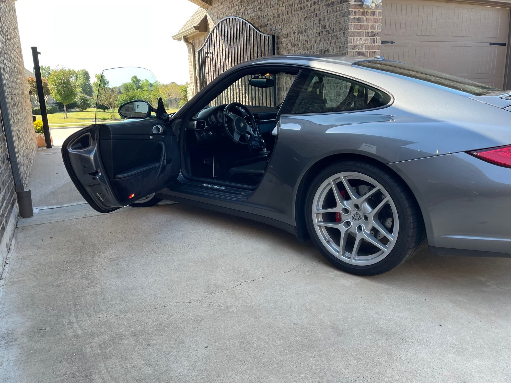 2009 Porsche 911 - Low Mileage 2009 997.2 C4S, 25k miles, PDK, Excellent Condition - Used - VIN WP0AB29969S720545 - 25,407 Miles - 6 cyl - 4WD - Automatic - Coupe - Gray - Rockwall, TX 75032, United States