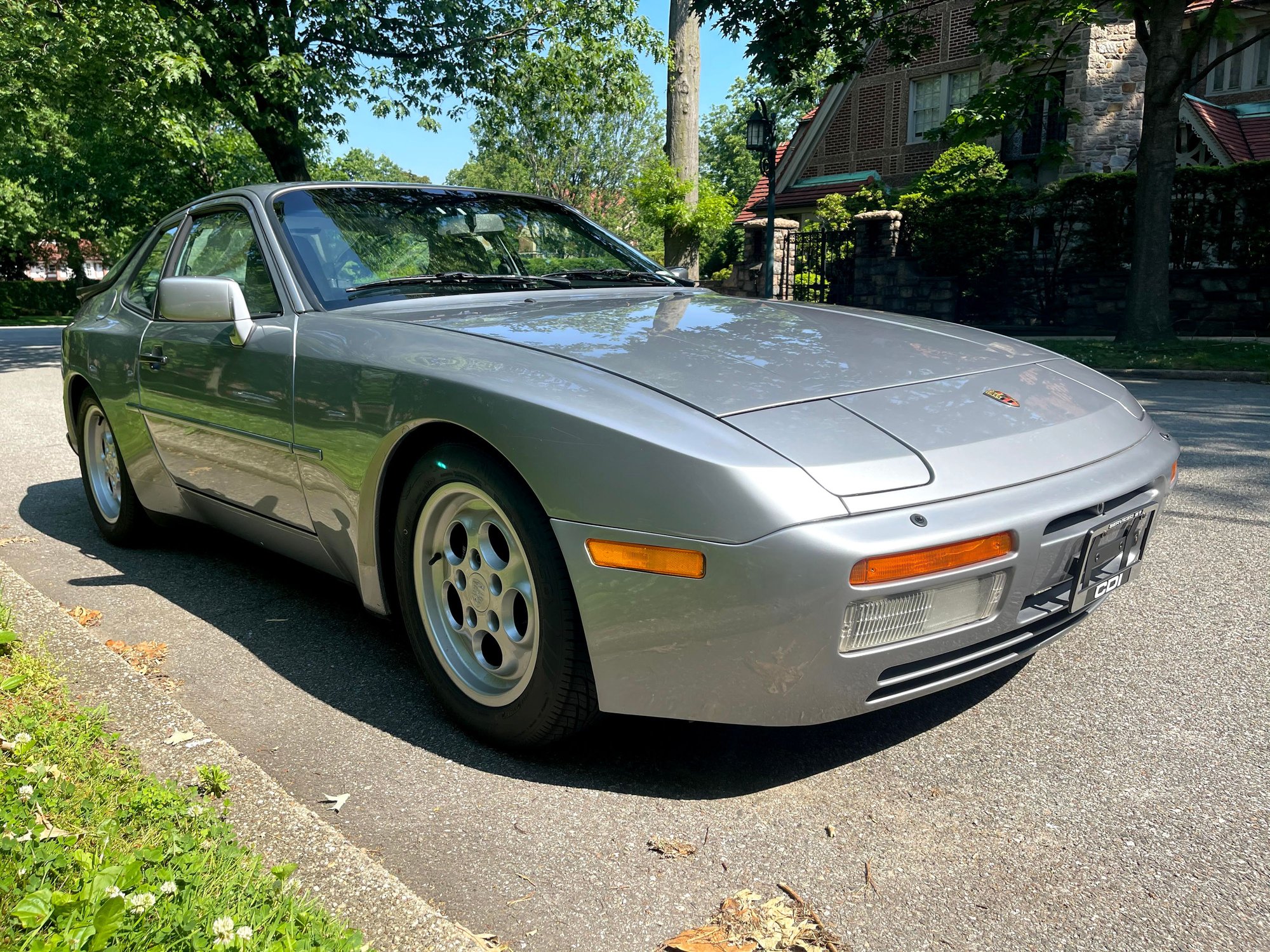 1986 Porsche 944 - 1986 Porsche 944 Turbo Rare Sapphire Metallic Color White Leather Interior 85k miles - Used - VIN WP0AA0951GN151622 - 85,000 Miles - 4 cyl - 2WD - Manual - Coupe - Silver - Forest Hills, NY 11375, United States