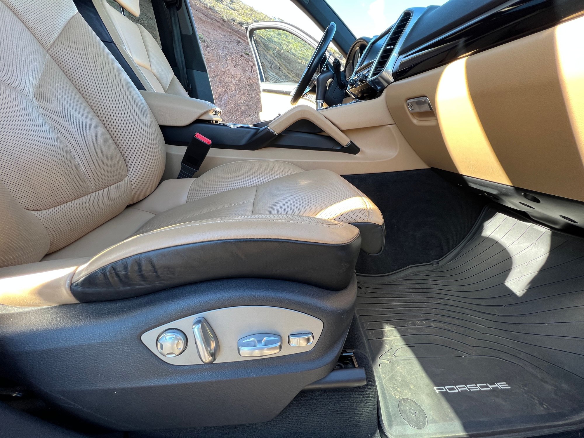 2015 Porsche Cayenne - 2015 Porsche Cayenne Diesel - Used - VIN WP1AF2A28FLA31257 - 63,000 Miles - 6 cyl - AWD - Automatic - SUV - Black - San Francisco, CA 94107, United States