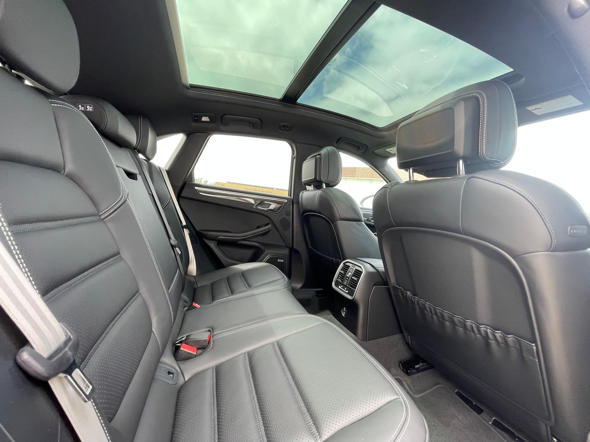 2022 Porsche Macan - Macan GTS 2022 - Used - VIN WP1AF2A59NLB31764 - 3,000 Miles - 6 cyl - AWD - Automatic - SUV - Other - Encinitas, CA 92024, United States