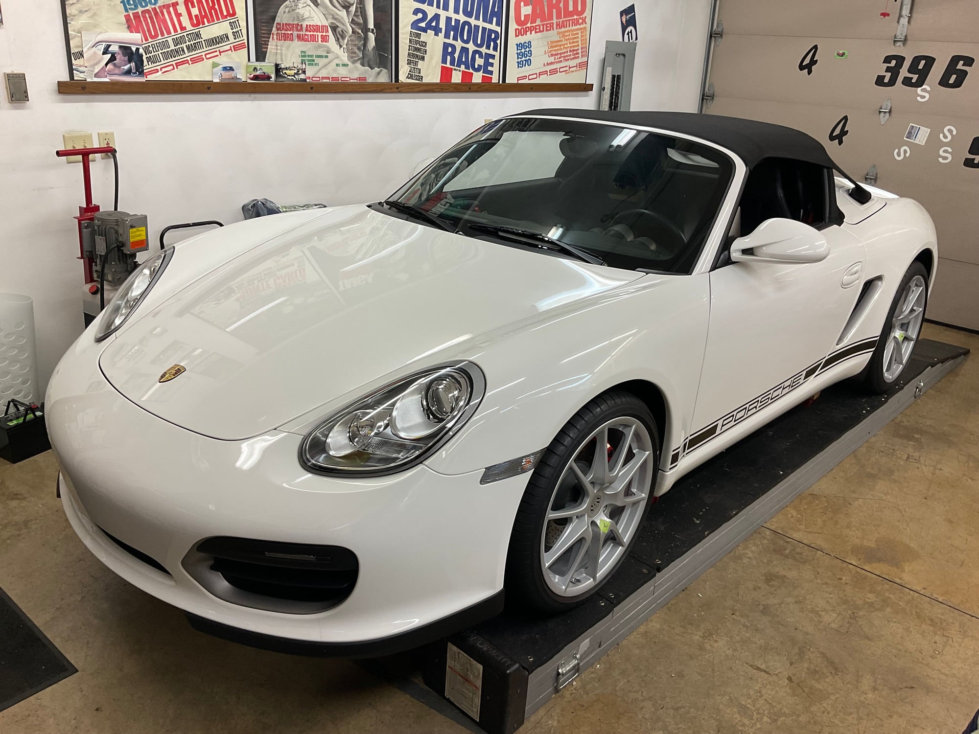 2011 Porsche Boxster - 2011 Boxster Spyder ...5000 miles! - Used - VIN WP0CB2A85BS745535 - 4,916 Miles - 6 cyl - 2WD - Manual - Convertible - White - Rockford, IL 61108, United States