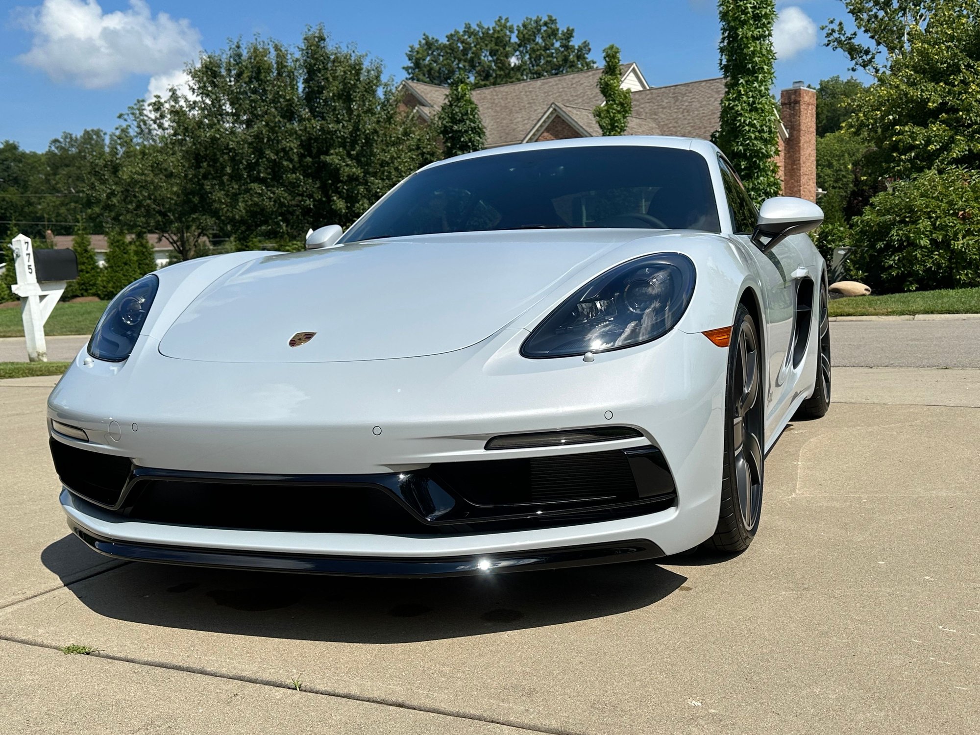 2025 Porsche 718 - 2025 Cayman GTS 4.0 Manual.  Like new.  Less than 500 miles.  Loaded.  Ice Grey/Red - Used - Cincinnati, OH 45140, United States