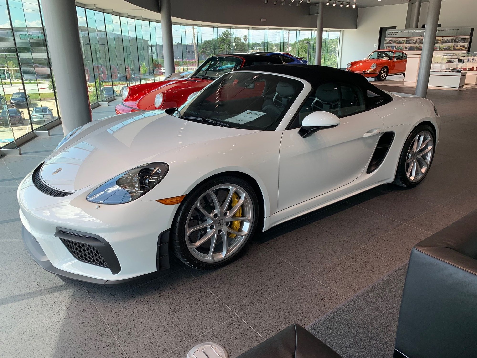 2020 Porsche 718 Spyder - Available 2020 718 Spyder - Used - VIN WP0CC2A83LS240155 - 160 Miles - 6 cyl - 2WD - Manual - Convertible - White - Houston, TX 77090, United States